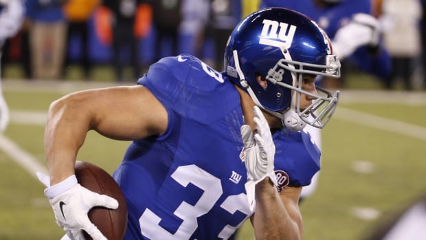 Peyton Hillis en estado crítico tras salvar a sus hijos de ahogarse en el mar